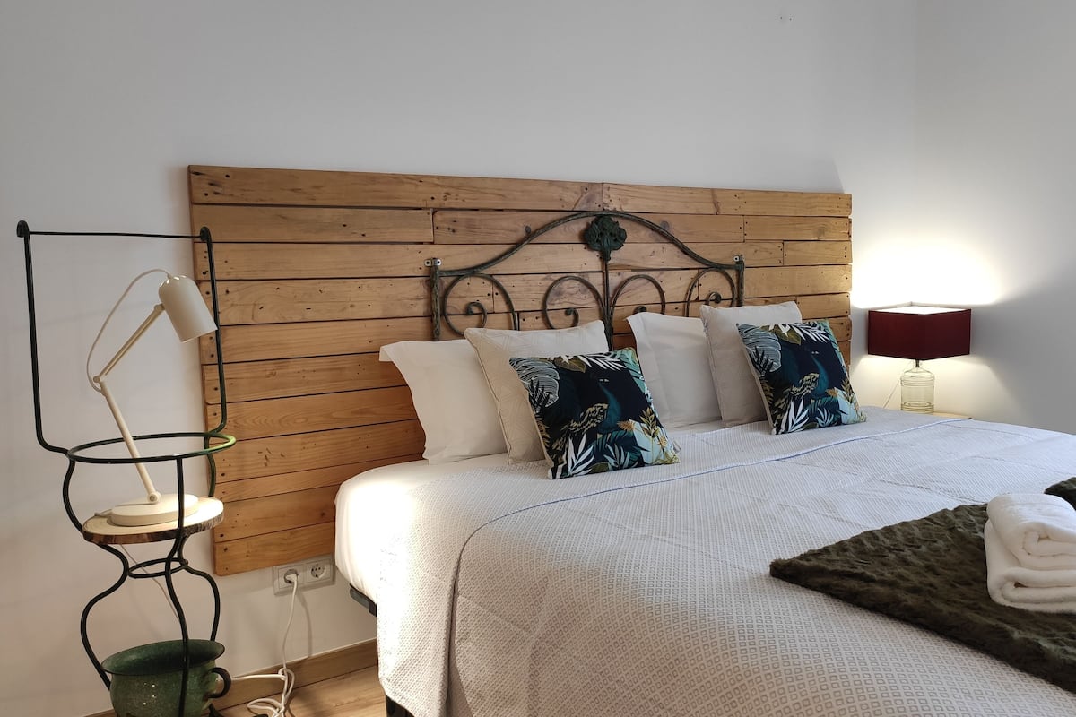 Panoramic Double Room | Individually decorated, individually furnished, iron/ironing board