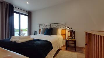 Kamar Double Comfort | Didekorasi berbeda-beda dan dilengkapi dengan perabotan berbeda-beda