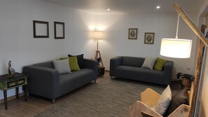 TV connectée de 32 pouces avec chaînes par câble, télévision