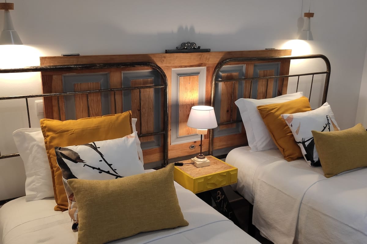 Junior Twin Room | Individually decorated, individually furnished, iron/ironing board