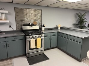 Geladeira, fogão, cooktop, cafeteira/chaleira
