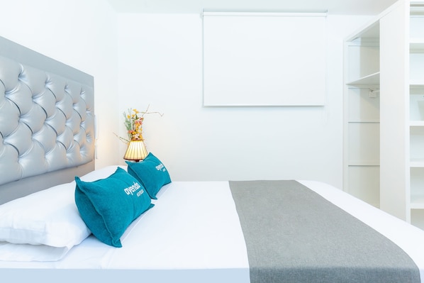Hypo-allergenic bedding, free WiFi, bed sheets
