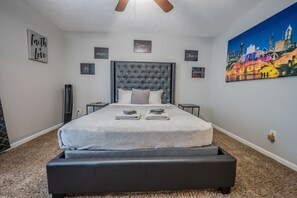 4 habitaciones, tabla de planchar con plancha, wifi y ropa de cama 