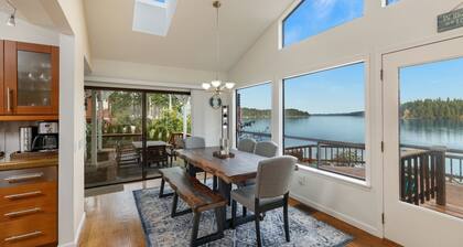 Beautiful Waterfront Getaway
