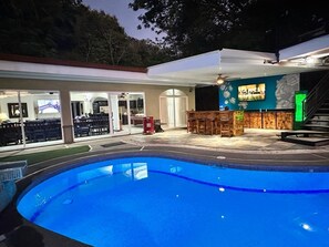 Piscine extérieure, piscine chauffée