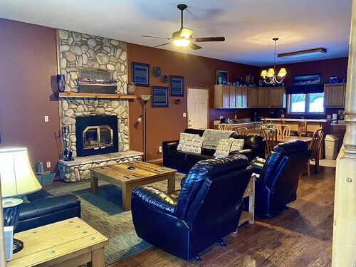 Cozy Six Bedroom Home Red River, NM