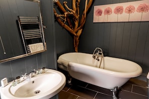 Bathroom - No 1 Hotel (Wooler)