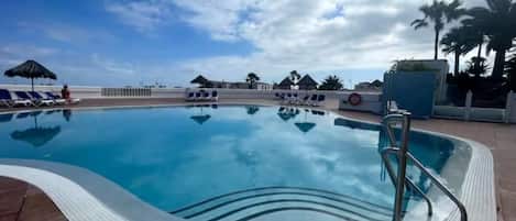 Piscine extérieure, piscine chauffée