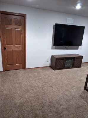 Interior - Cozy ranch style house in a quiet neighborhood (Sioux Falls)