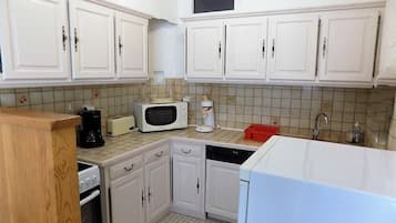 Fridge, microwave, dishwasher, toaster
