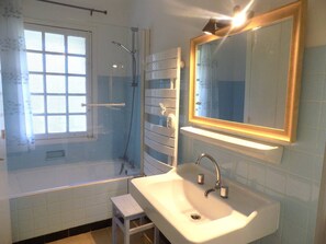 Hair dryer - Saint-Georges-de-Didonne – SPACIOUS HOUSE in the Heart of the Pines – ABSOLUTELY PERFECT! (ST GEORGES DE DIDONNE)