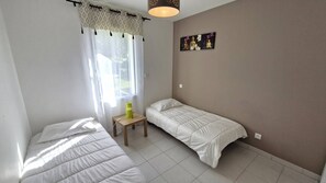 4 bedrooms, free WiFi - Saint Palais sur Mer - HOUSE WITH ALL COMFORT - WIFI - quiet area (ST PALAIS SUR MER)