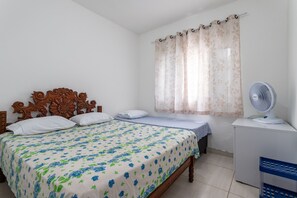 4 habitaciones, tabla de planchar con plancha y wifi gratis 