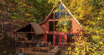 Bear-rific View - Unplug, unwind and enjoy creation’s beauty in your cozy cabin.