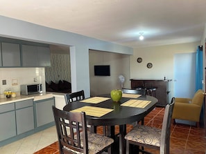 Dining - Whale House 🐋 🐳🐋 Separate entrance/private parking. (Guerrero Negro)