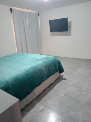 House whales 🐳🐋🐳