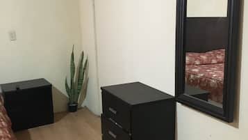 2 quartos, escrivaninha, Wi-Fi de cortesia, roupa de cama