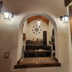 Deluxe Room, 1 King Bed, Balcony, Mountain View | 1 bedroom, premium bedding, down duvets, in-room safe - Casita Privada del Chan (Guanajuato)