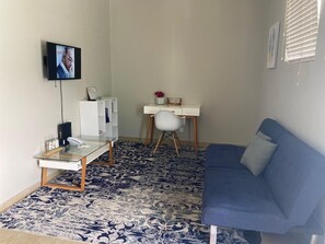 LED-Fernseher, Netflix, Tischtennisplatte, Streaming-Dienste