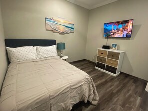 1 soverom, strykejern/-brett, reiseseng for barn og wi-fi