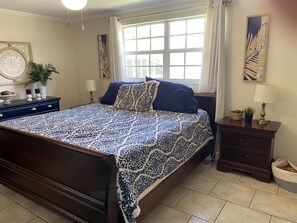 2 habitaciones, escritorio, tabla de planchar con plancha y wifi gratis 