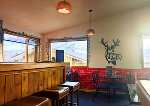 Restaurant - Cozy Corner Motel & Restaurant (Haines Junction)