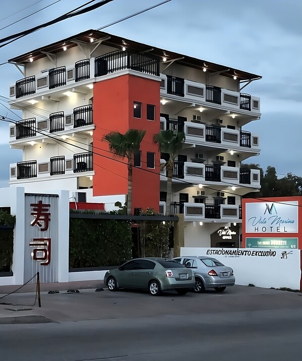 Front of property - Hotel Vista Marina (Puerto Peñasco)
