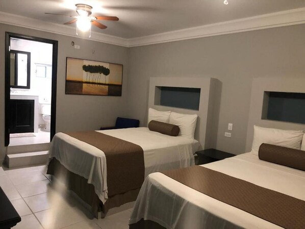 베이직 더블룸 | 무료 WiFi, 침대 시트