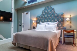 Prestige Skylight Room | Premium bedding, down duvets, minibar, in-room safe - The Observatory Hotel Christchurch (Christchurch)