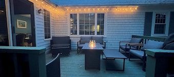 Spacious 3 bedroom ranch close to beaches mall and restaurants. Great Location.