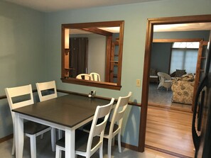 Dining tables - Spacious 3 bedroom ranch close to beaches mall and restaurants. Great Location. (Yarmouth)