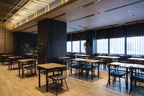 Se sirven desayunos y almuerzos