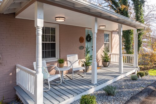 "The Sparrow" at Historic Downtown Staunton