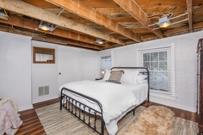 3 chambres, fer et planche à repasser, Wi-Fi, literie fournie