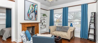 Broad Ripple Bungalo ! 1 Block from Monon and 3 Blocks to Broad Ripple Ave