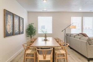 Townhome, 5 Bedrooms | Dining