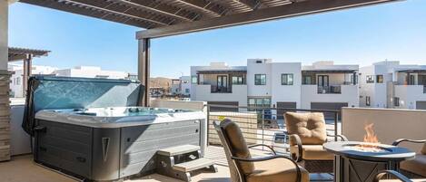 Resortwoning, 5 slaapkamers | Spabad buiten