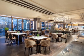 Daily buffet breakfast (CNY 138 per person) - Hualuxe Qidong (Nantong)