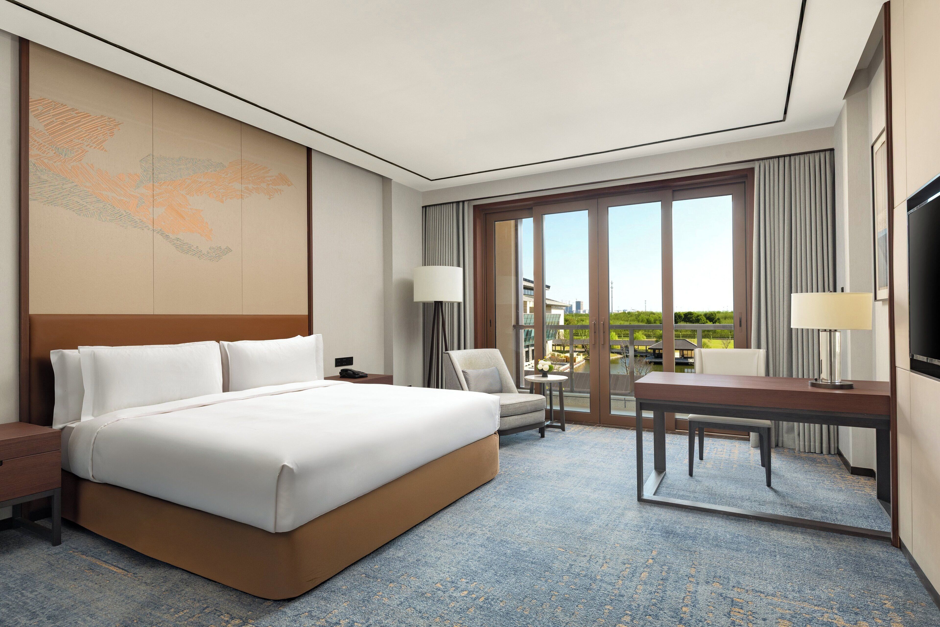 Premium Room, 1 King Bed, Balcony, Garden View