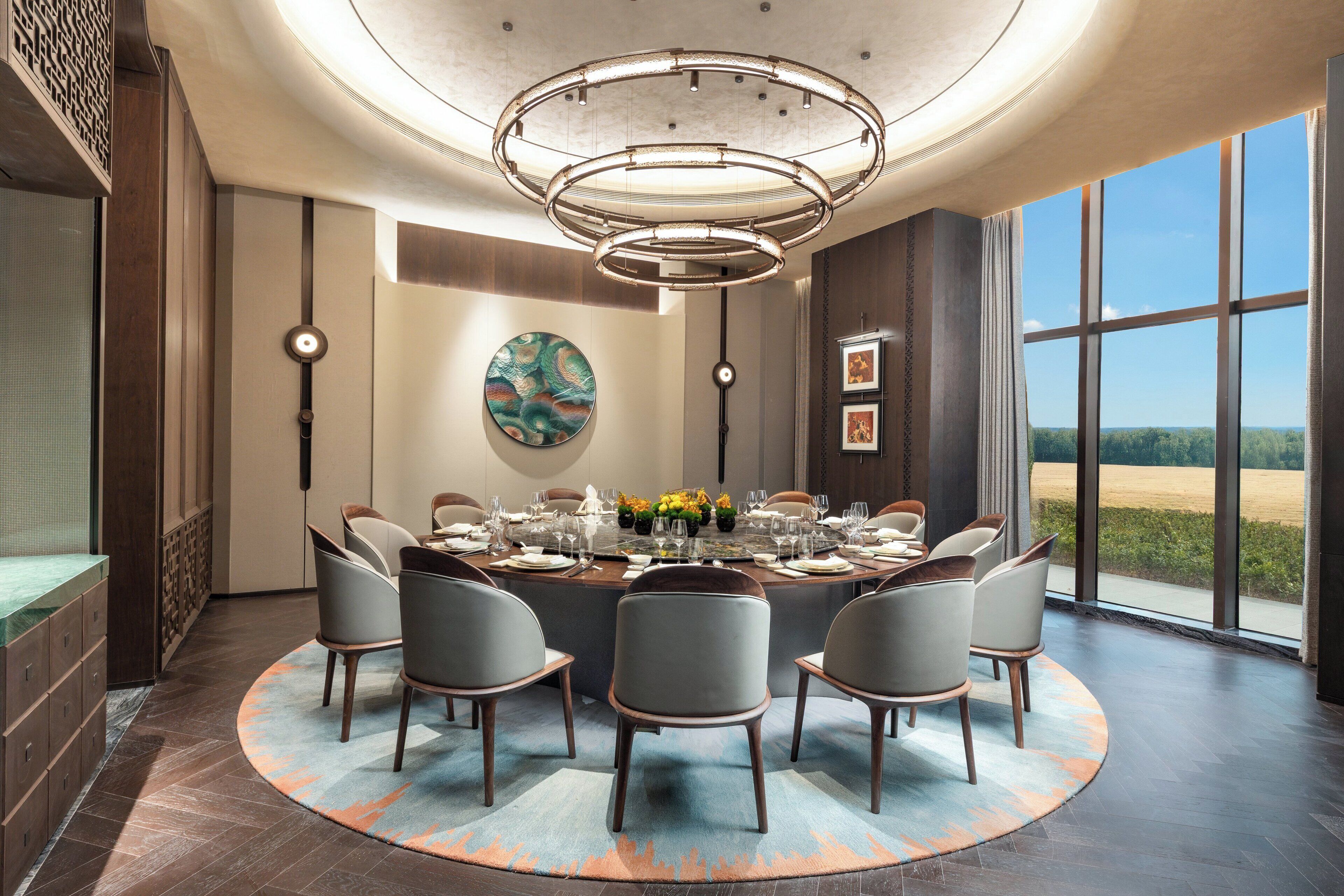 3 restaurants, lunch, dinner served; Chinese cuisine 