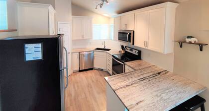 Amazing 3 Bedrooms / 2 Bathrooms home with PRIVATE HOT TUB!!!