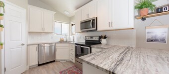 Amazing 3 Bedrooms / 2 Bathrooms home with PRIVATE HOT TUB!!!