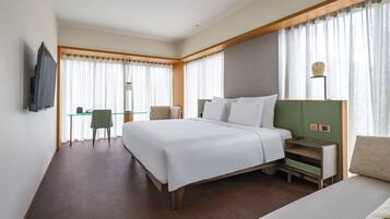 Corner Loft King Room | In-room safe, desk, blackout drapes, soundproofing