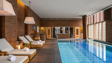 Indoor pool, pool loungers