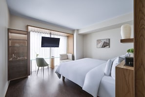 スタンダード ルーム | セーフティボックス (室内)、デスク、遮光カーテン、防音設備