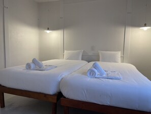 Double/Twin Room | Desk, WiFi (free), bed sheets - HAKUBA Funny hours  (Hakuba)