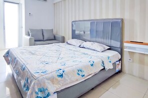 Superior Apartment | Desk, free WiFi - TRV at Bassura Apartment by Ruang Nyaman (Jakarta)