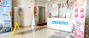 Lobby - TRV at Bassura Apartment by Ruang Nyaman (Jakarta)
