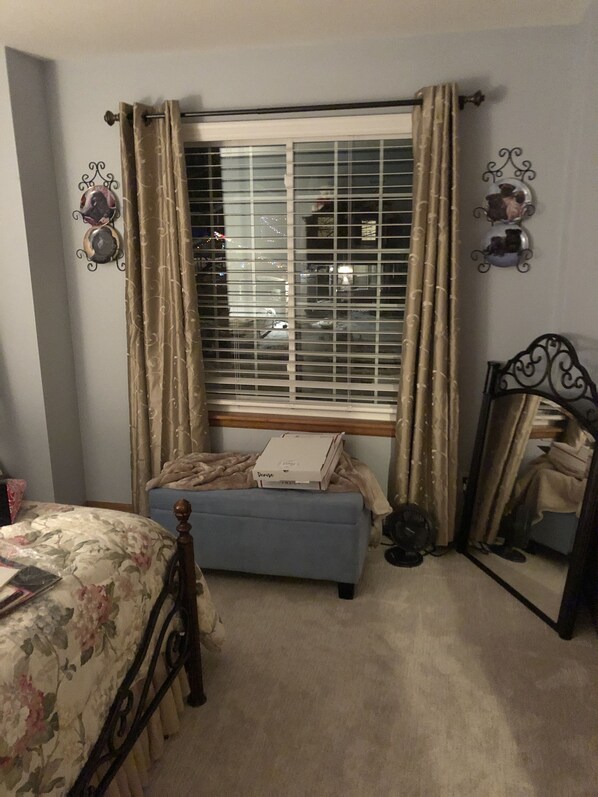 1 bedroom, internet, bed sheets