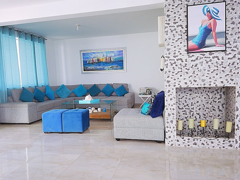 Luxury 3- Story Beach House With Rooftop Pool & Artisan Pizza Oven. - Quilmaná